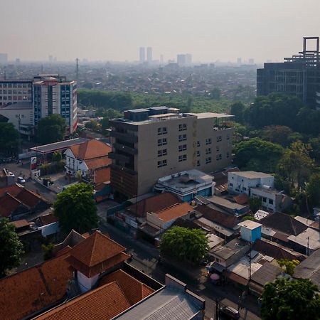 Stay.Vie Hotel Surabaya Exterior foto