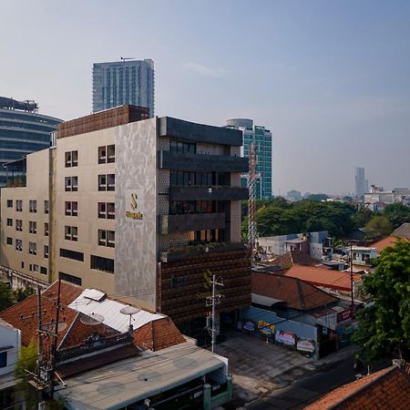 Stay.Vie Hotel Surabaya Exterior foto