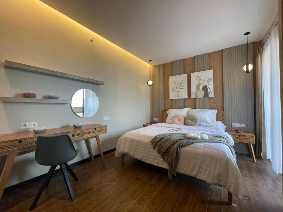 Stay.Vie Hotel Surabaya Exterior foto