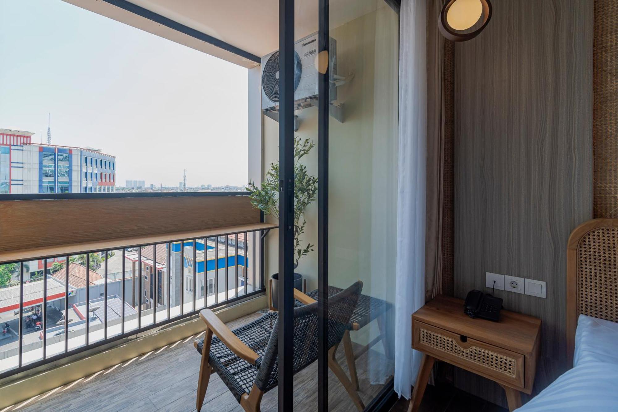 Stay.Vie Hotel Surabaya Exterior foto