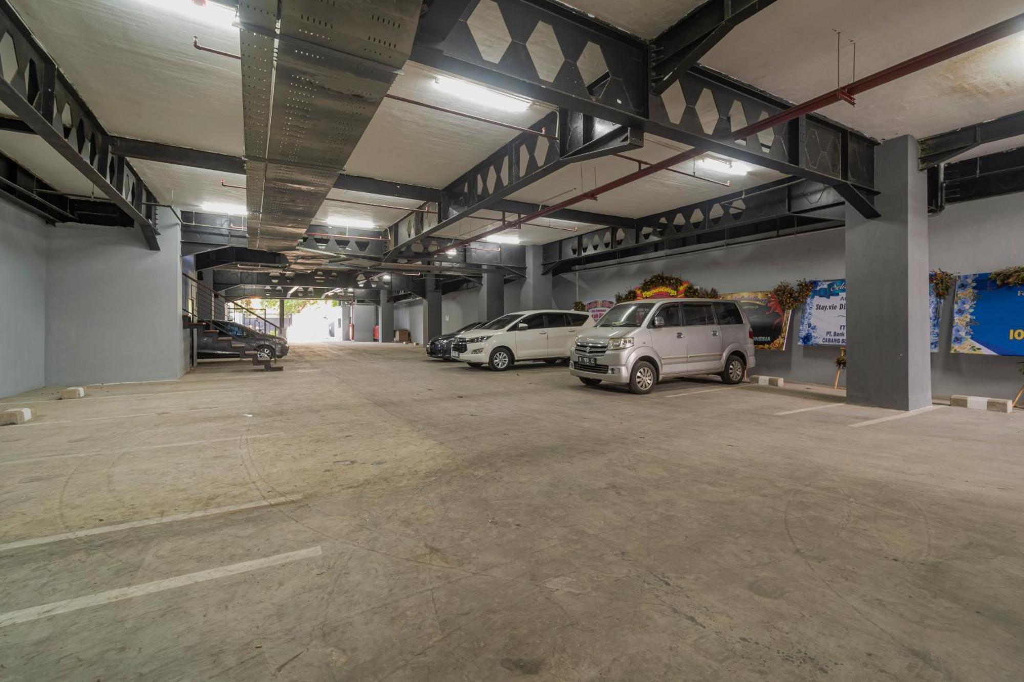 Stay.Vie Hotel Surabaya Exterior foto